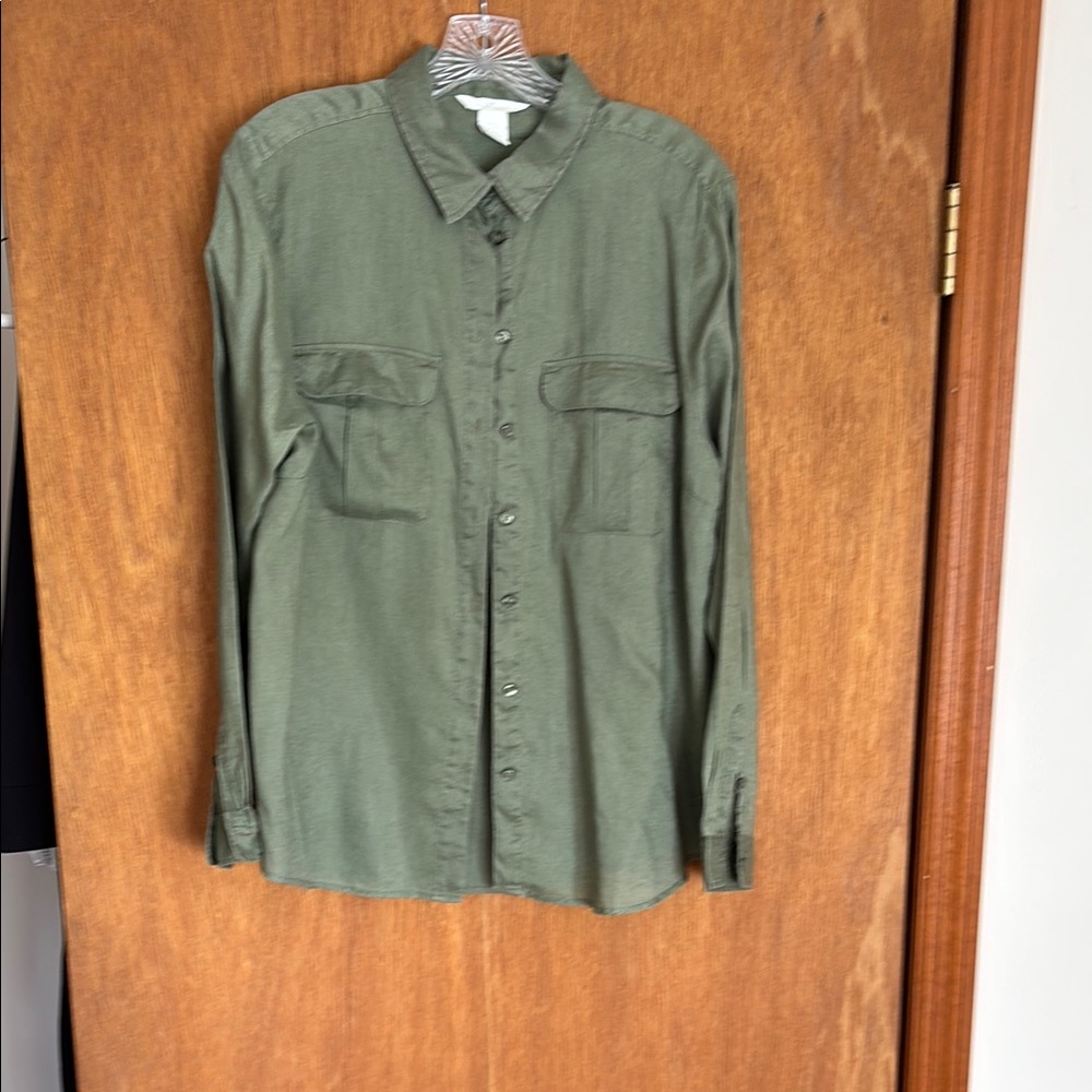 H&M Green Long Sleeve Button Down Shirt